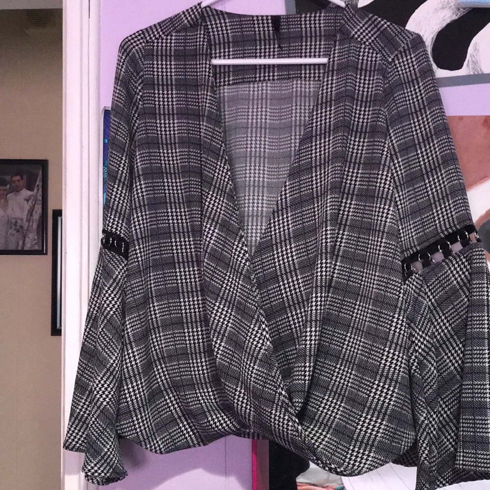 Plaid top bell sleeves